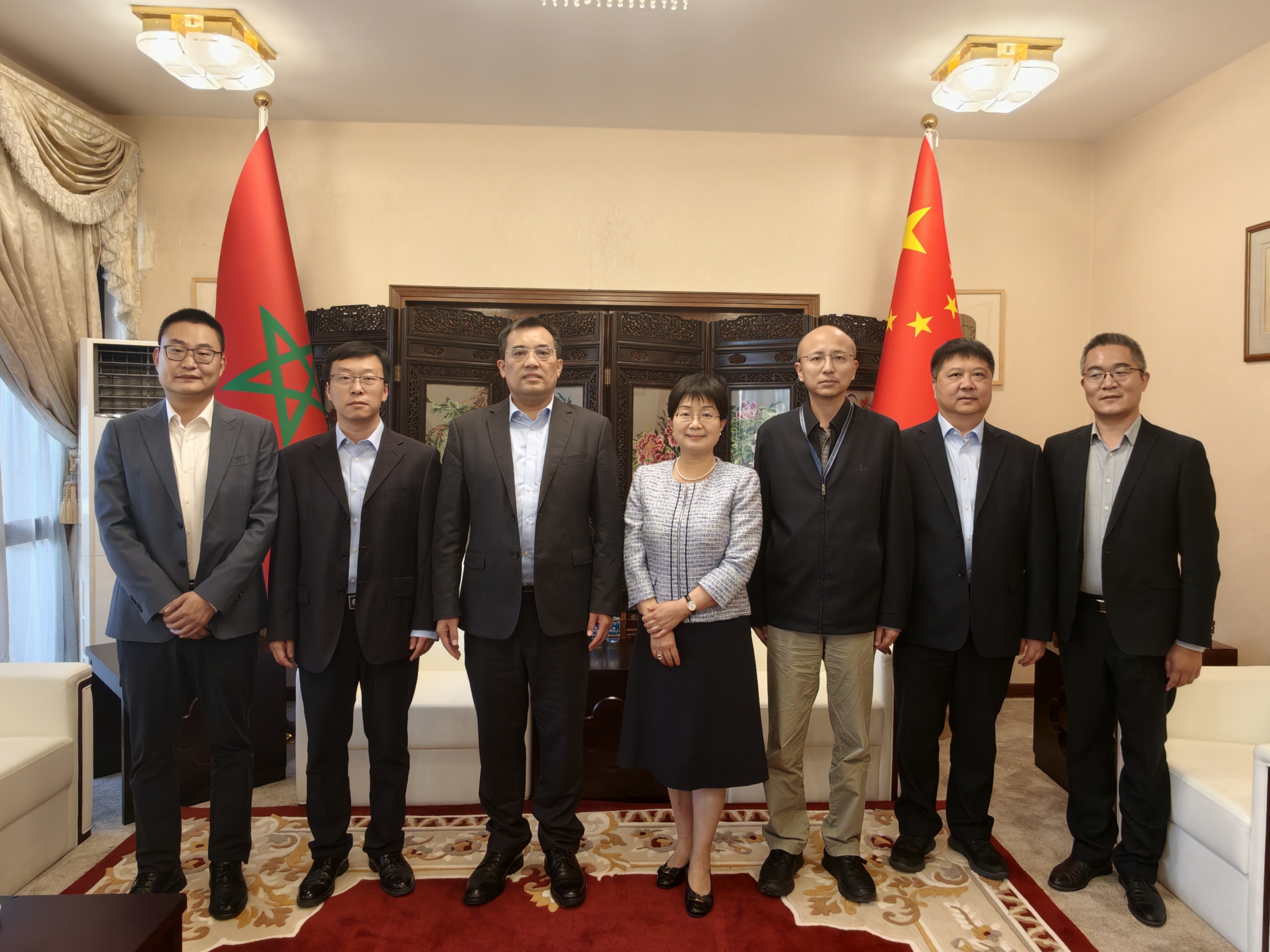 大使会见中国重汽集团人员.jpg